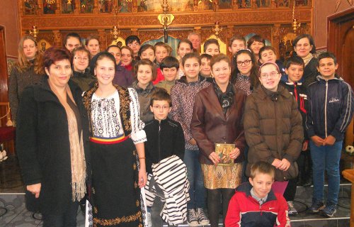 Întâlnire cu tinerii la Parohia „Naşterea Domnului“ din Cluj-Napoca
