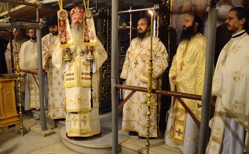 Sfântă Liturghie oficiată de IPS Mitropolit Teofan la Mănăstirea Golia