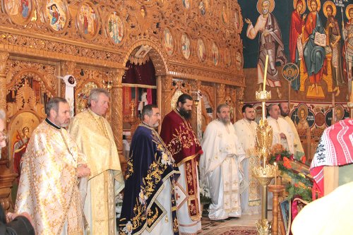 Zi de aleasă trăire duhovnicească în Parohia Mănăstirea Caşin II