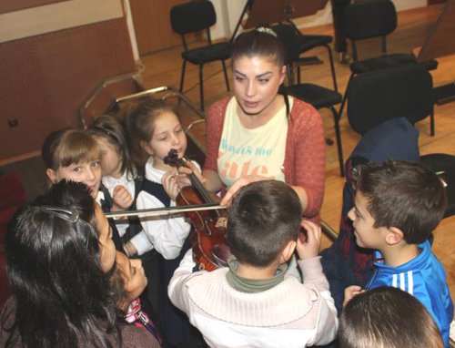 Copiii Centrului social „Best Life”, la Filarmonica Oltenia