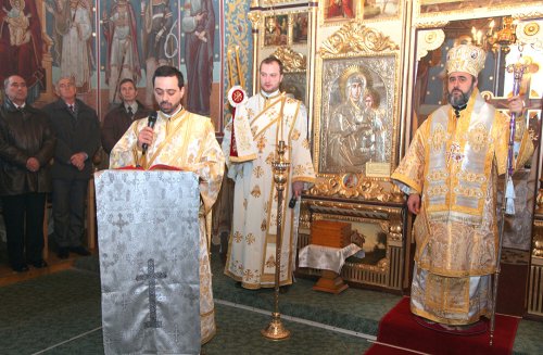 Liturghie arhierească la Parohia Bahne din Focşani
