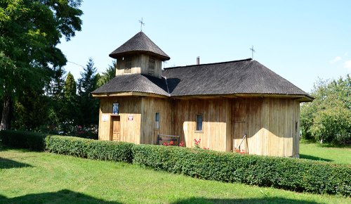 Căsuţa de lemn a Sfântului Nicolae de la Parincea