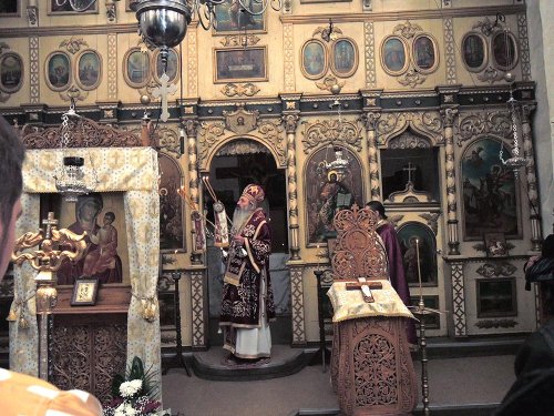 Sfântă Liturghie săvârşită de IPS Mitropolit Teofan la Mănăstirea Bârnova