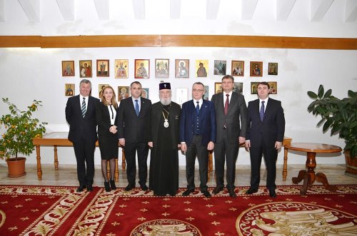Ministrul educaţiei în vizită la Reşedinţa Eparhială din Târgovişte