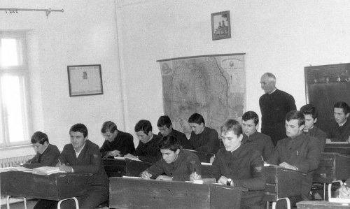 Părintele Vasile Irina, între profesorii de altădată ai Seminarului de la Mănăstirea Neamţ