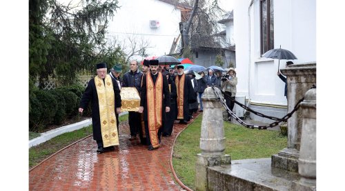 Moaştele Sfântului Grigorie s-au întors în Oltenia