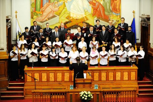 Corala „Nicolae Lungu“ a Patriarhiei Române într-un pelerinaj al rugăciunii cântate