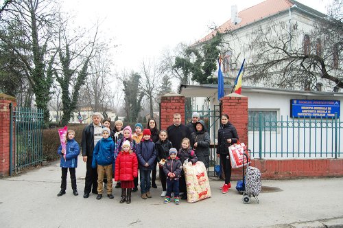 Bucurie adusă copiilor nevoiaşi