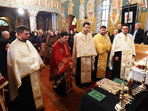 Slujbe şi seri duhovniceşti în Postul Sfintelor Paşti