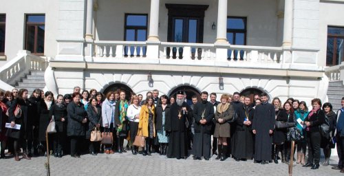 Evenimente filantropice şi educative la Craiova