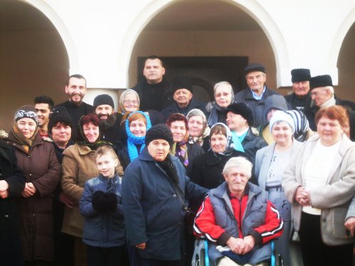 Binecuvântare pentru bătrânii de la azilul din Ciacova 