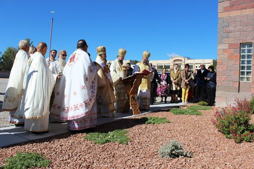 Sfinţirea bisericii româneşti din Las Vegas