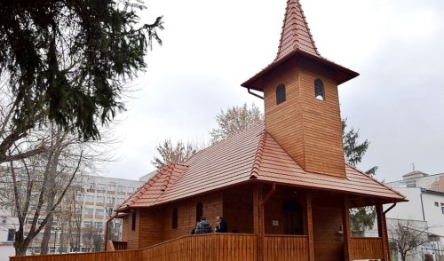 O nouă biserică târnosită la Alba Iulia