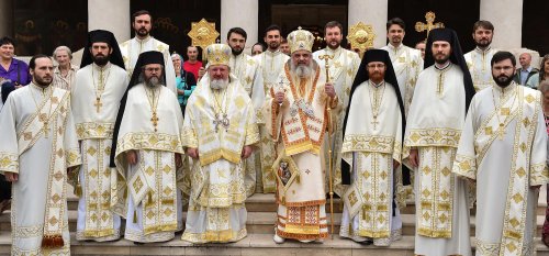 Corifeii Apostolilor, sărbătoriți la Catedrala Patriarhală