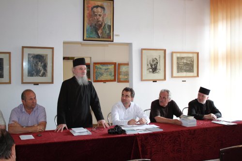Lansare de carte la căminul cultural din Costeşti