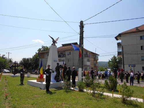 Un monument pentru eroii aerului la Pârscov, Buzău