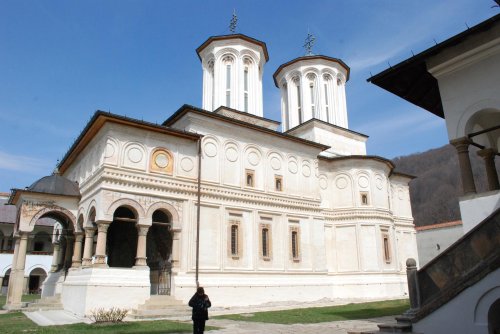 Mănăstirea Hurezi se pregăteşte de sărbătoare