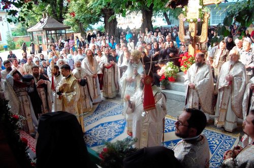 Două zile de hram la Mănăstirea Varatic