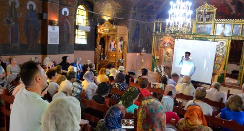 Seară duhovnicească la Parohia „Sfânta Cuvioasă Parascheva” - Militari 2 din Capitală