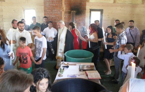 Taina Botezului pentru 12 tineri rromi din Pata Rât, Cluj