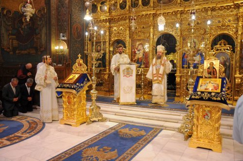 Duminica dinaintea Înălţării Sfintei Cruci,  la Catedrala Patriarhală