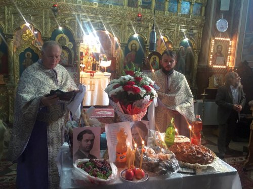 Pictorul Nicu Enea, omagiat la Biserica „Sfinţii Voievozi“ din Bacău