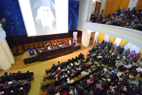 Sală arhiplină, la cea de-a doua mare conferință susținută  de părintele Zaharia Zaharou