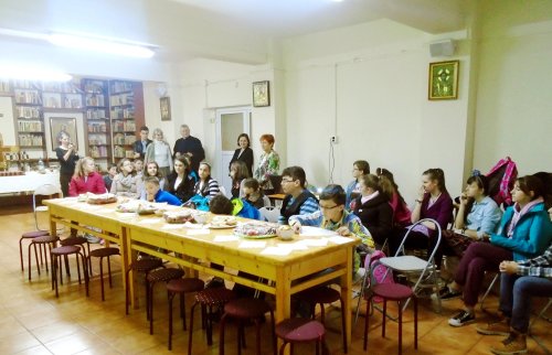 Activitate cu elevii la parohia clujeană „Naşterea Domnului”