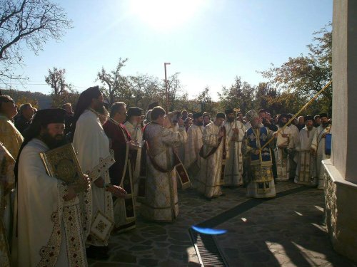 Înnoire şi binecuvântare la Mănăstirea Runc