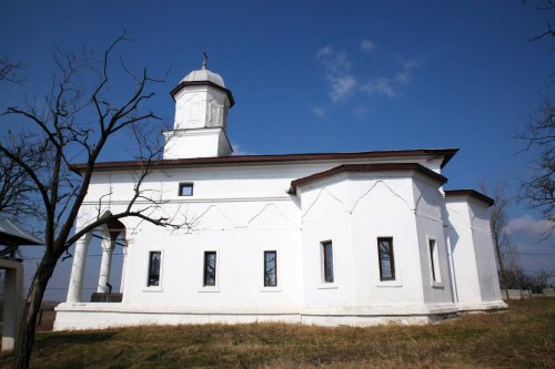 Biserica din Motoci a fost resfinţită