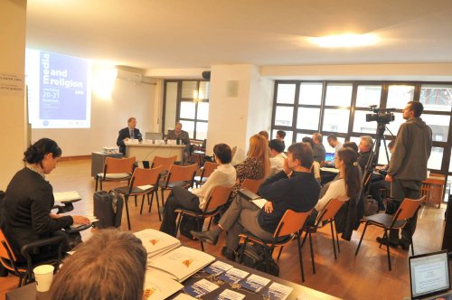 Conferința „Mass-media și religia” în București