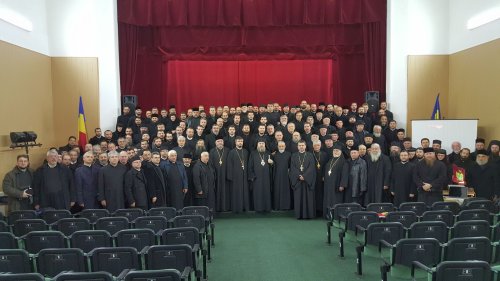 Conferință preoţească în orașul Vălenii de Munte