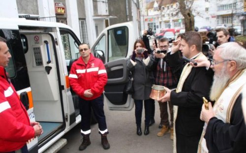Serviciu de ambulanţă inaugurat la Bistrița