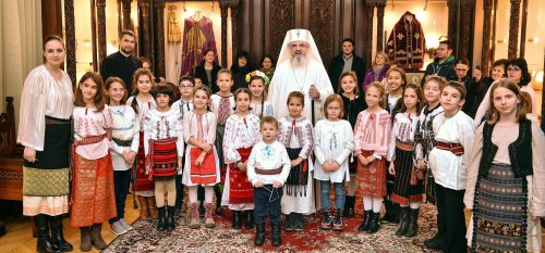 Grupuri de colindători la Reşedinţa Patriarhală