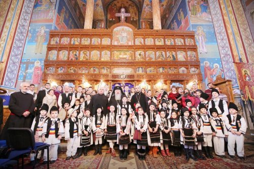 Sfânta Liturghie în mijlocul tinerilor din Turda