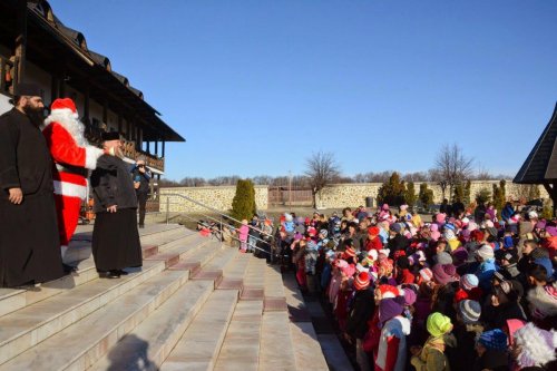 Daruri pentru 1.000 de copii la Mănăstirea Hadâmbu