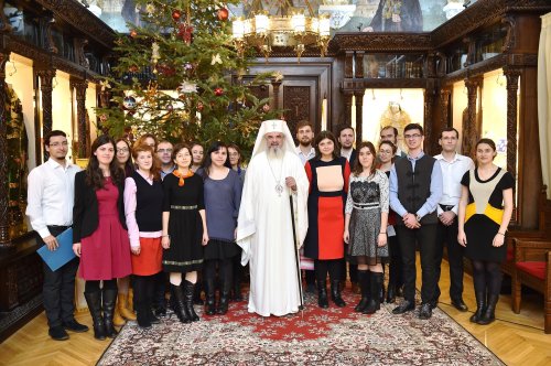 Glasuri de colindători la Reşedinţa Patriarhală