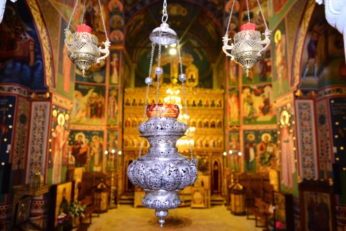 Candela Domniței Bălașa, așezată în Biserica  „Sfântul Gheorghe”-Nou