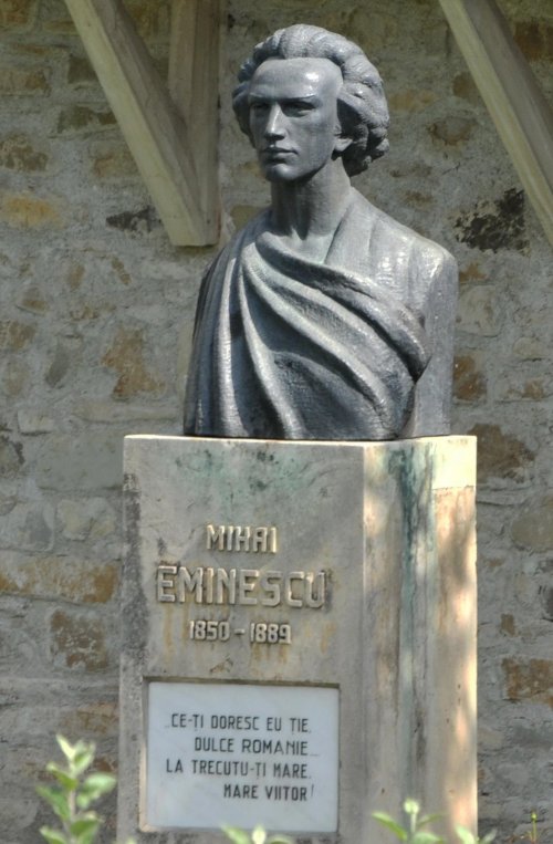 Manifestări dedicate poetului naţional Mihai Eminescu, la Mănăstirea Putna
