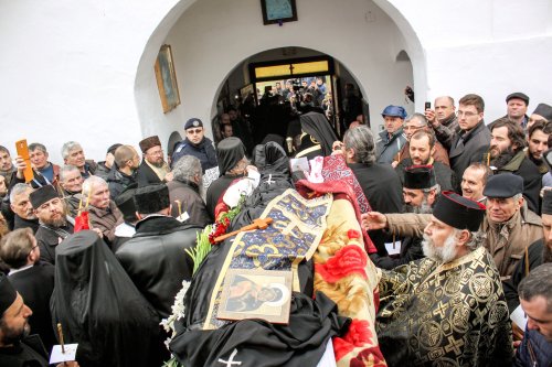 Părintele Neonil Ștefan, starețul Mănăstirii Frăsinei, a fost înmormântat