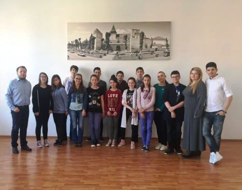 Activităţi cu tinerii la Ghimbav, Braşov