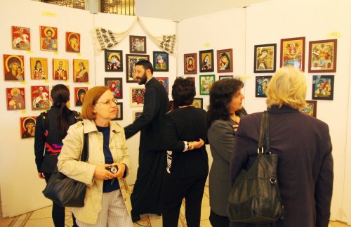 Expoziţie de icoane realizate de elevi din Sibiu