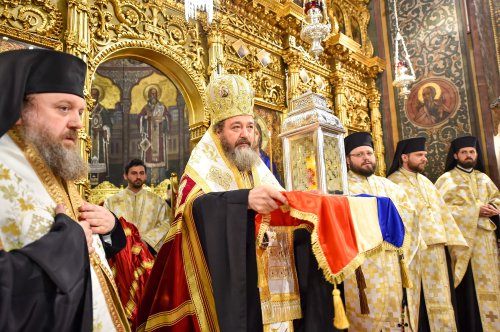 Lumina Sfântă de la Ierusalim va fi adusă în România de Sfintele Paști
