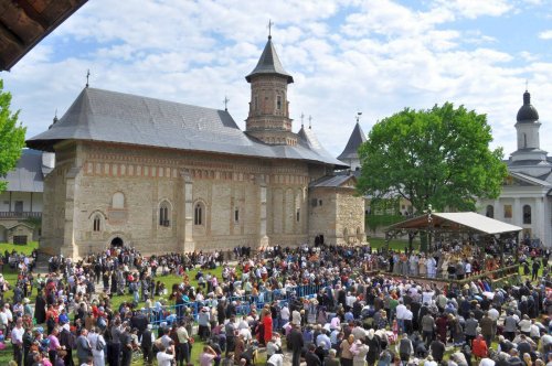 Mănăstirea Neamţ îşi aşteaptă pelerinii în ziua hramului