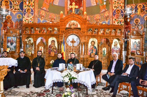 Lansare de carte la Mănăstirea Teiuș