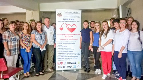 Ziua mondială a donatorului de sânge marcată la Bucureşti şi Ploieşti