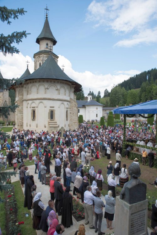 Mănăstirea Putna, un rug aprins de 550 de ani 