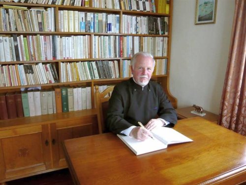 Părintele Nicolae Cojocaru, autor al unei cărți pe temă filosofică