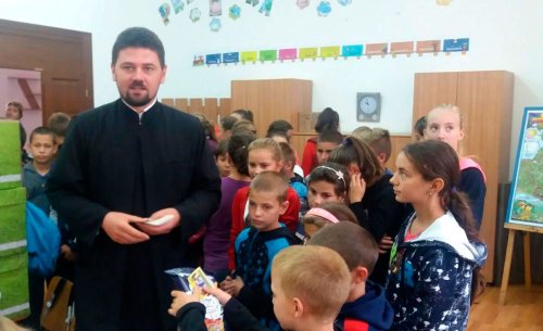 Daruri pentru copiii din Bogatu Român, judeţul Sibiu