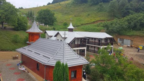 Hramul Mănăstirii „Acoperământul Maicii Domnului“ de la Valea Budului